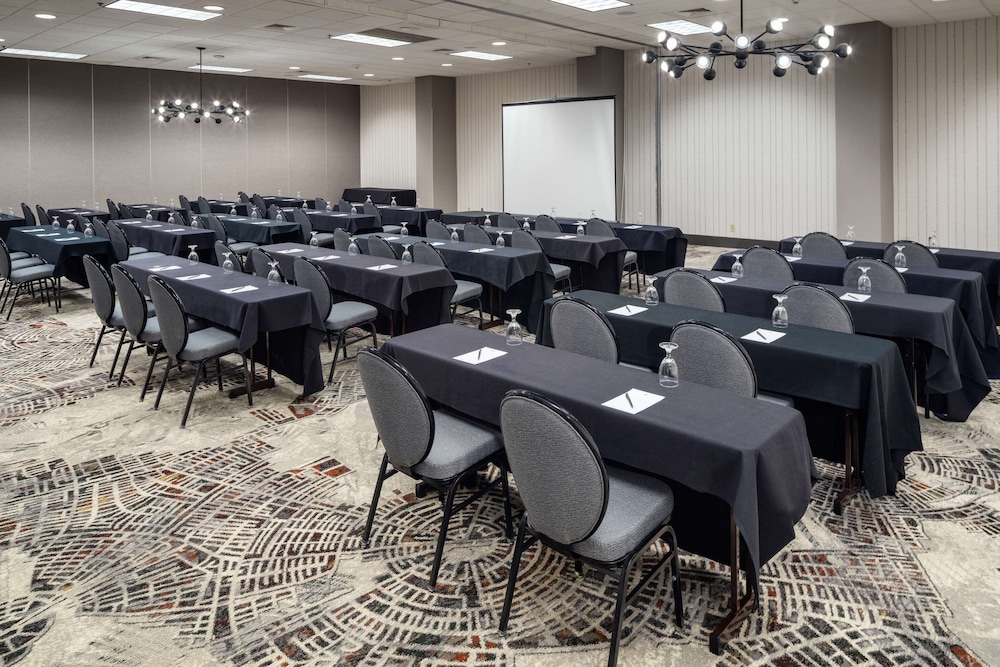 Embassy Suites by Hilton Orlando North - photo 60