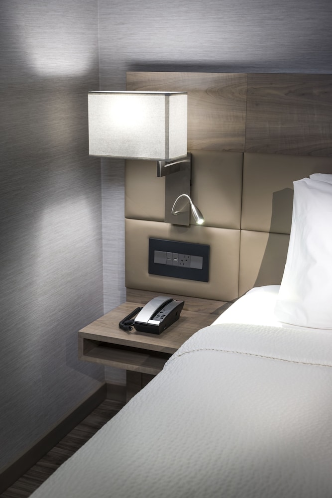 AC Hotel by Marriott Boston North - photo 8