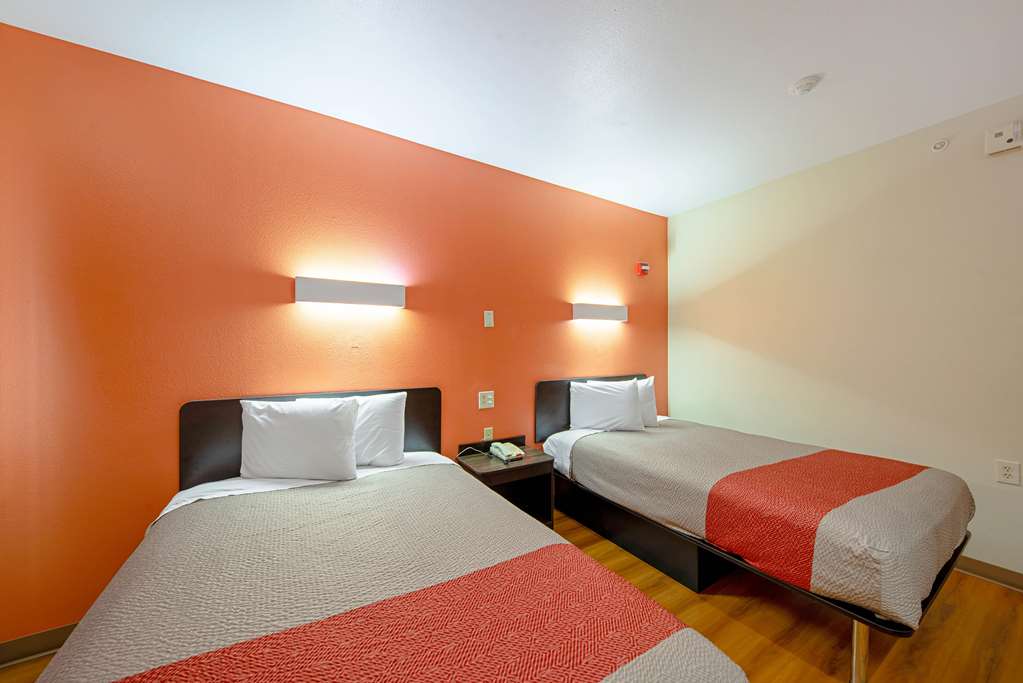 Motel 6 Rhome TX - photo 18