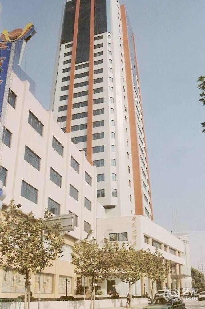 Xinmin Hotel — hotel in Zhabei