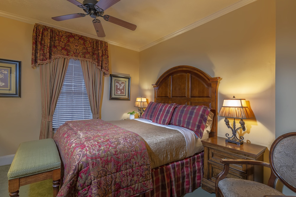 The Kenwood Inn - photo 22