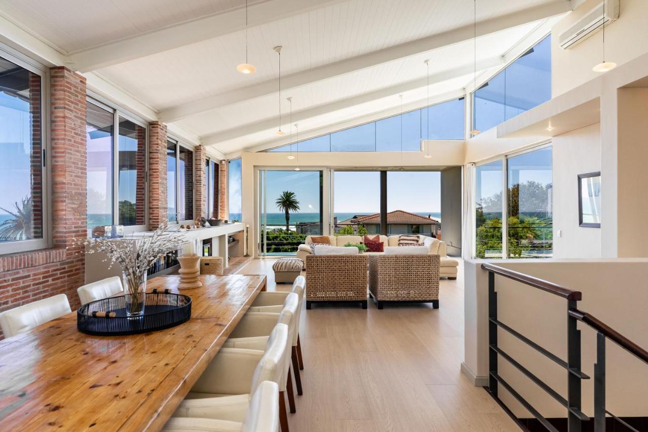 Ocean view luxury villa with pool Camps Bay — 4-Star Luxury Hotel in Cape Town, South Africa