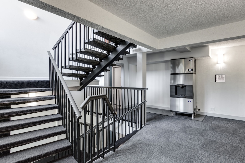 Days Inn & Suites by Wyndham Spokane - photo 29