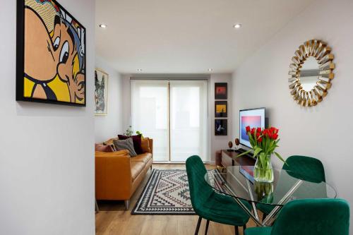 Veeve Old Town Chic — 4-Star Luxury Hotel in London, United Kingdom
