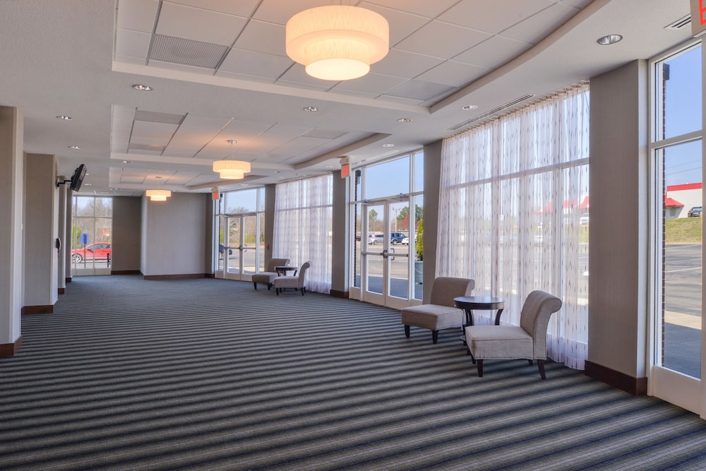 Holiday Inn Poplar Bluff by IHG - photo 53