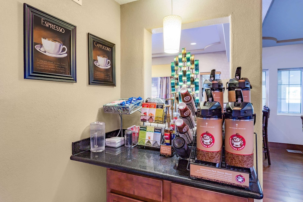 AmericInn by Wyndham Des Moines Airport - photo 39