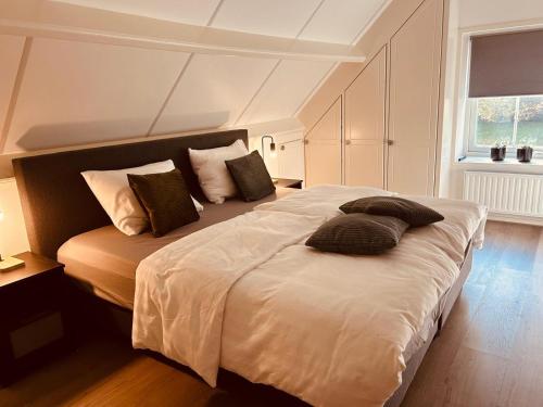 B en B Bij Kees & Dees — 4-Star Luxury Hotel in Nieuwerkerk, Netherlands