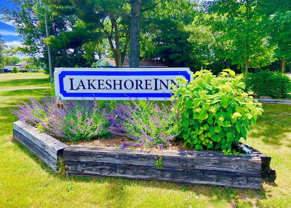 Elk Rapids Lakeshore Inn - photo 30
