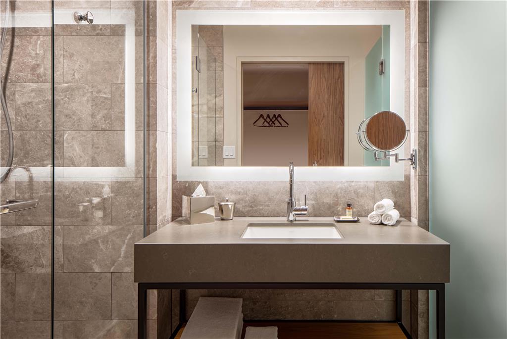 Hyatt Regency Lake Washington at Seattle s Southport - photo 28