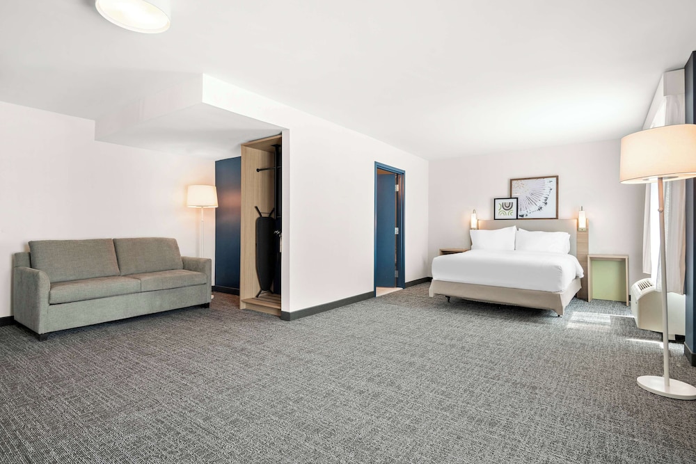 Spark by Hilton Exton - photo 16