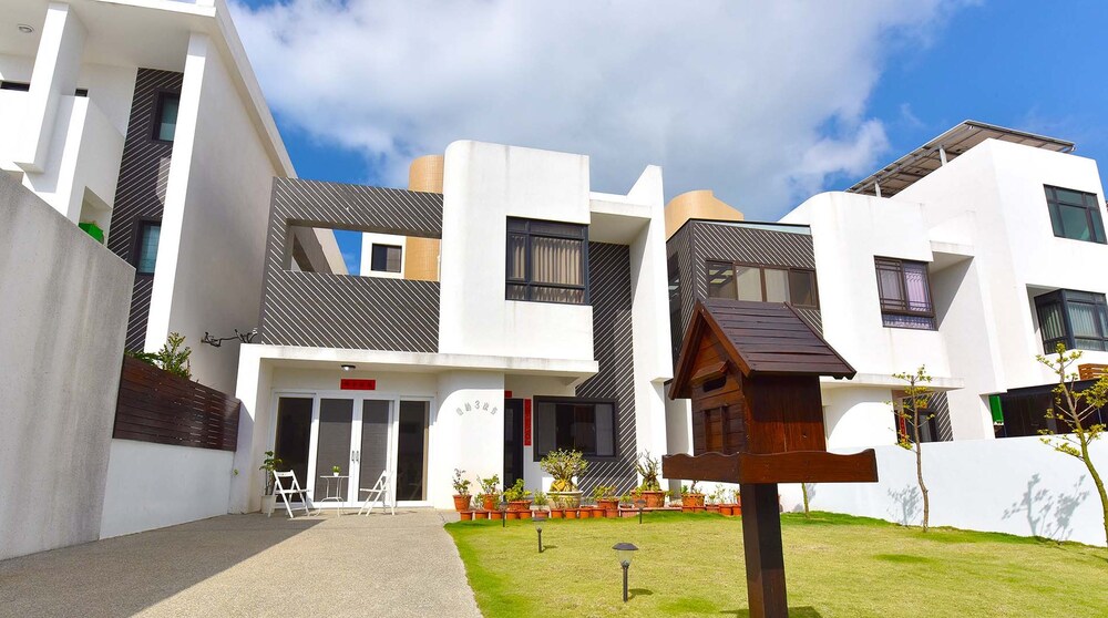 Love 3 Cubed - last minute hotel in Magong