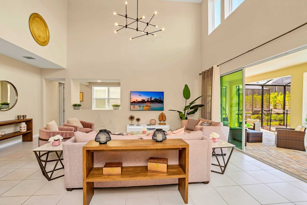 Luxurious Villa With Modern Decor and Huge Pool in Upscale Resort #6s820 - photo 32