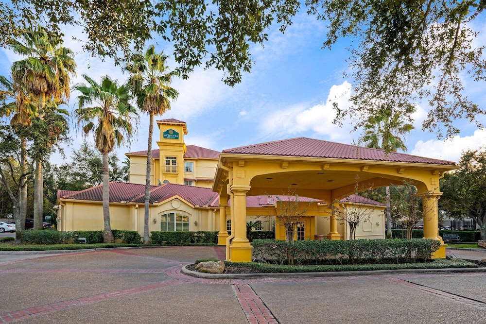 La Quinta Inn & Suites by Wyndham Houston West Park 10 - photo 24
