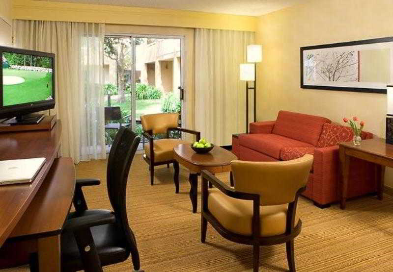 Courtyard by Marriott San Mateo Foster City - photo 23