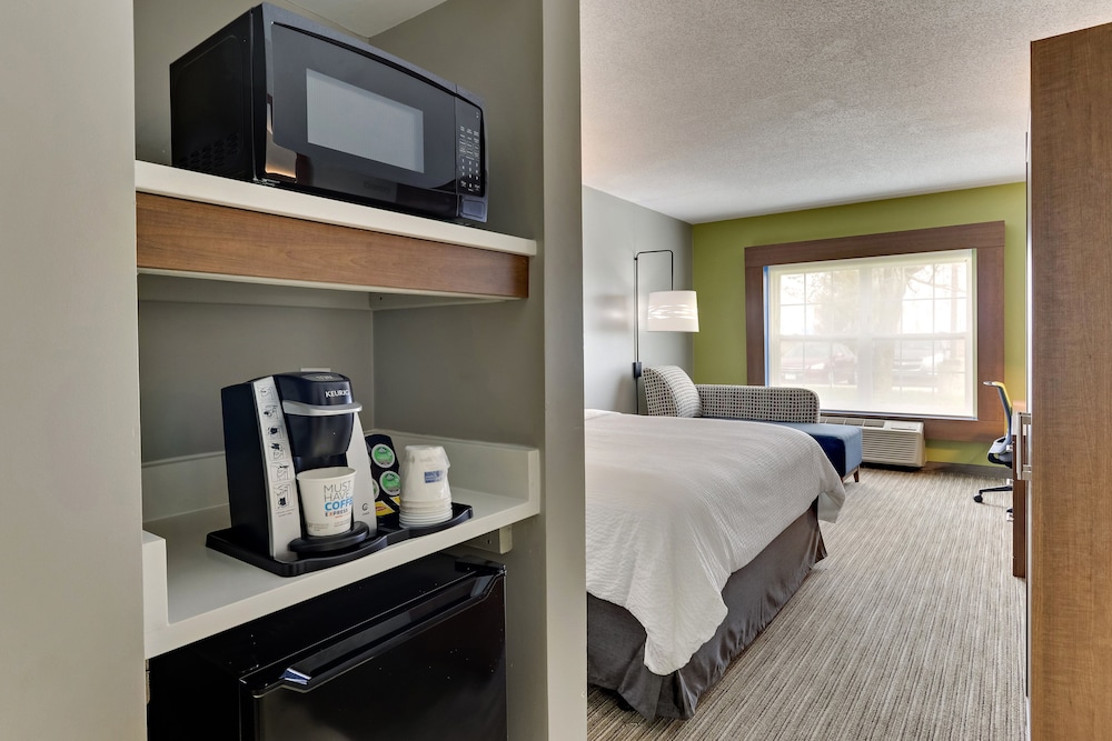 Holiday Inn Express Hotel & Suites Bad Axe by IHG - photo 16