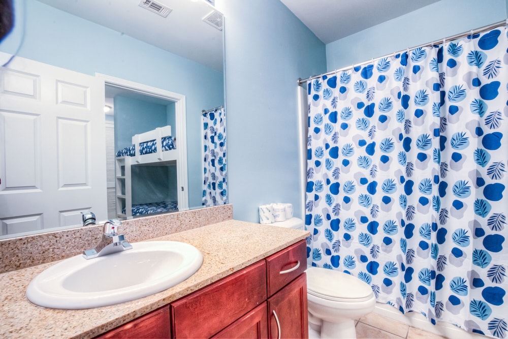 Laketown Wharf Resort by Aneliya's Rentals - photo 799