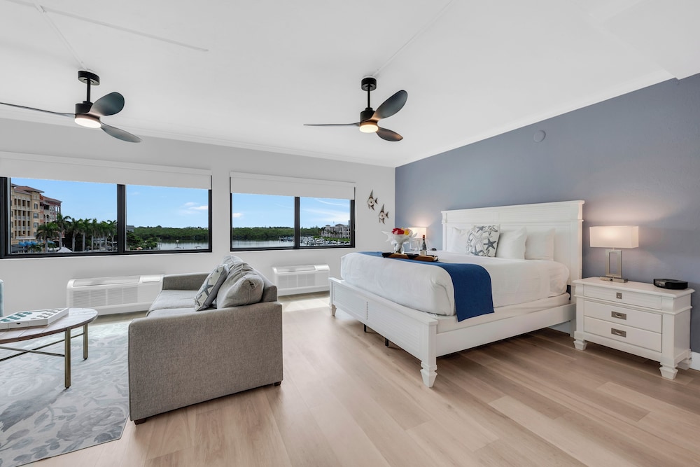 Bayfront Inn Fifth Avenue - photo 10