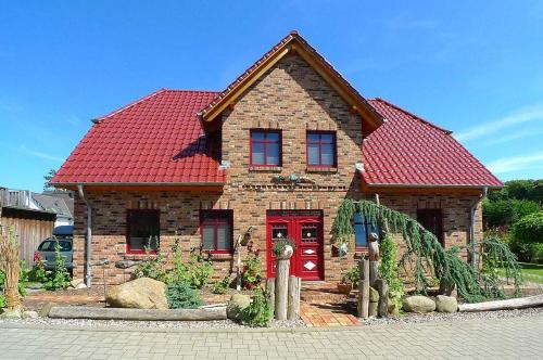 Haus EMMA WF 02 linke Haushälfte — 4-Star Luxury Hotel in Wustrow, Germany