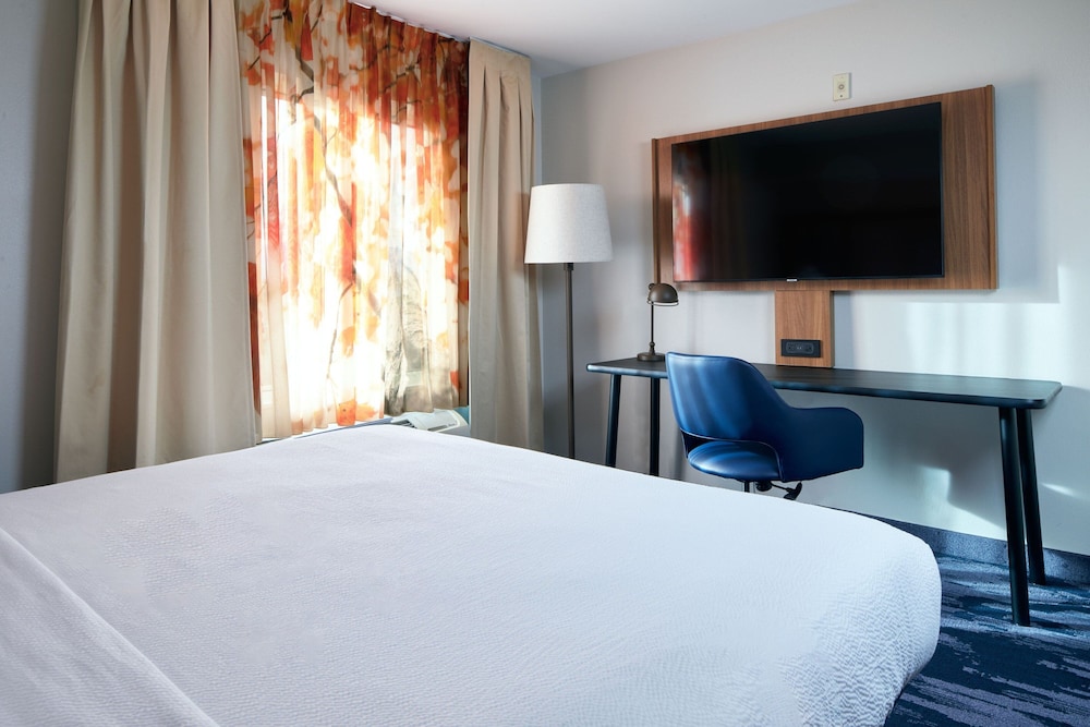 Fairfield Inn and Suites by Marriott San Bernardino - photo 9