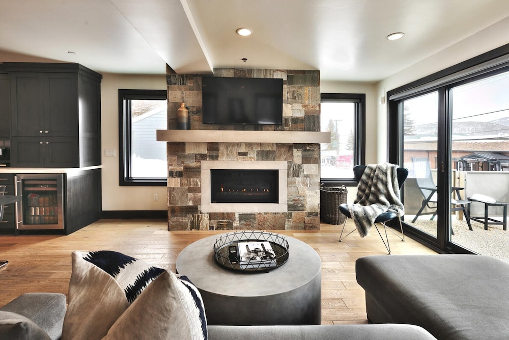 Pinetree by Avantstay Modern Park City Getaway w Patio & Balcony - photo 13
