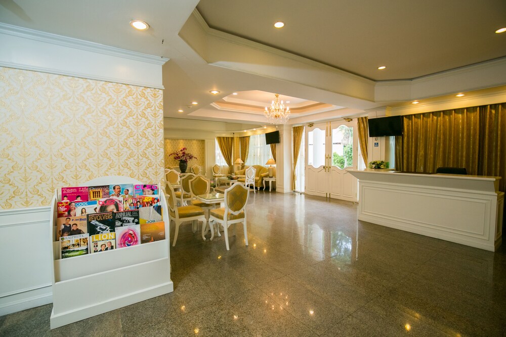 Le Paradis Bangkok Hotel & Residence