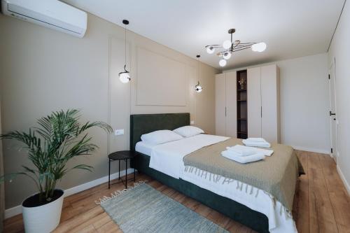 Bright 2 Bed Flat Near Station Work Friendly — 4-Star Luxury Hotel in Chisinau, Moldova