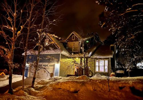 Weekly Discount Cozy Elegant Flagstaff House — 4-Star Luxury Hotel in Flagstaff, United States