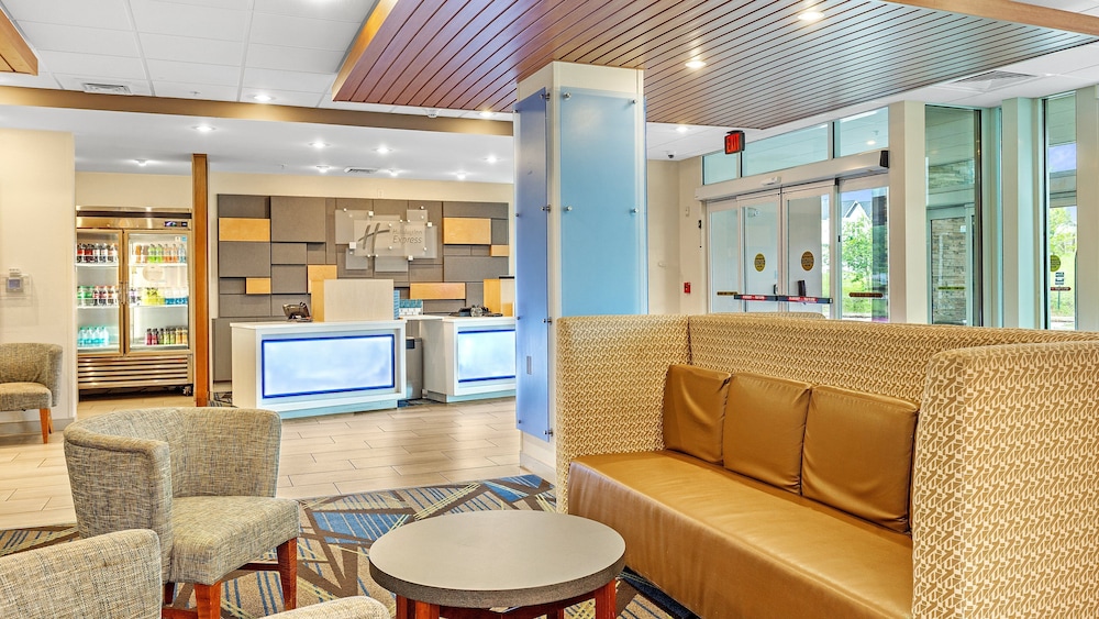 Holiday Inn Express & Suites Mobile University Area by IHG - photo 69