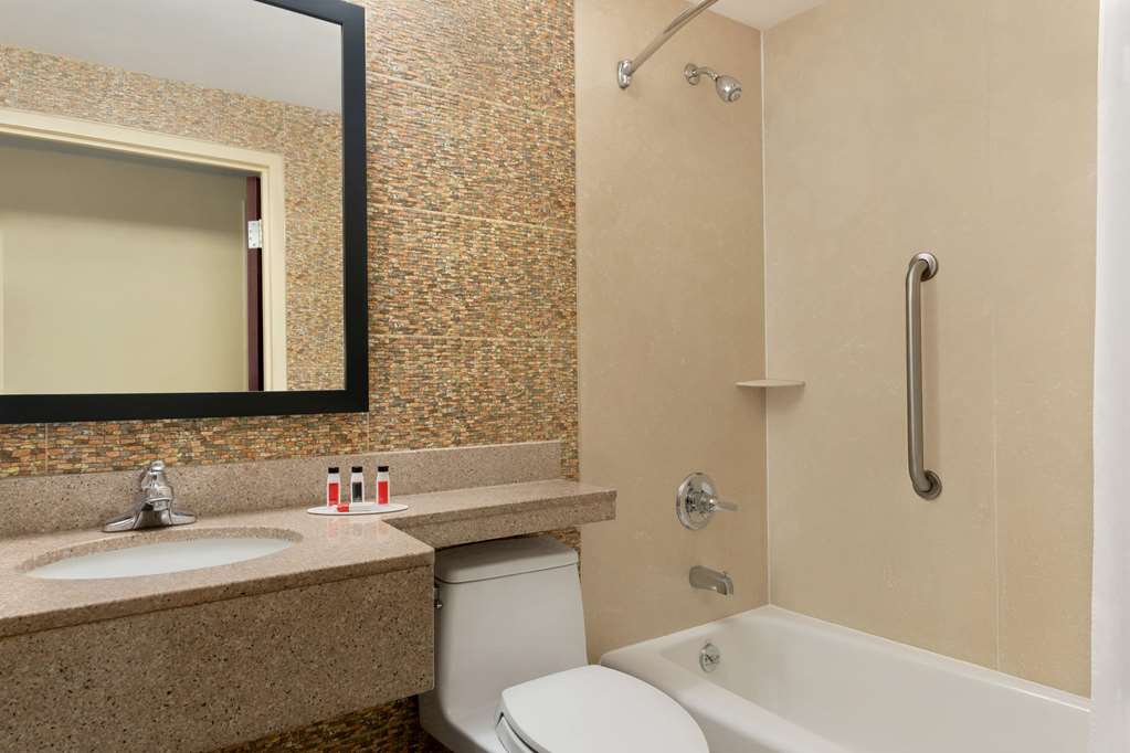 Days Inn by Wyndham Brooklyn - photo 20