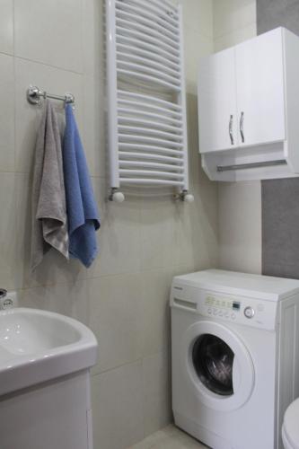 Guest House on Gia Abesadze Street