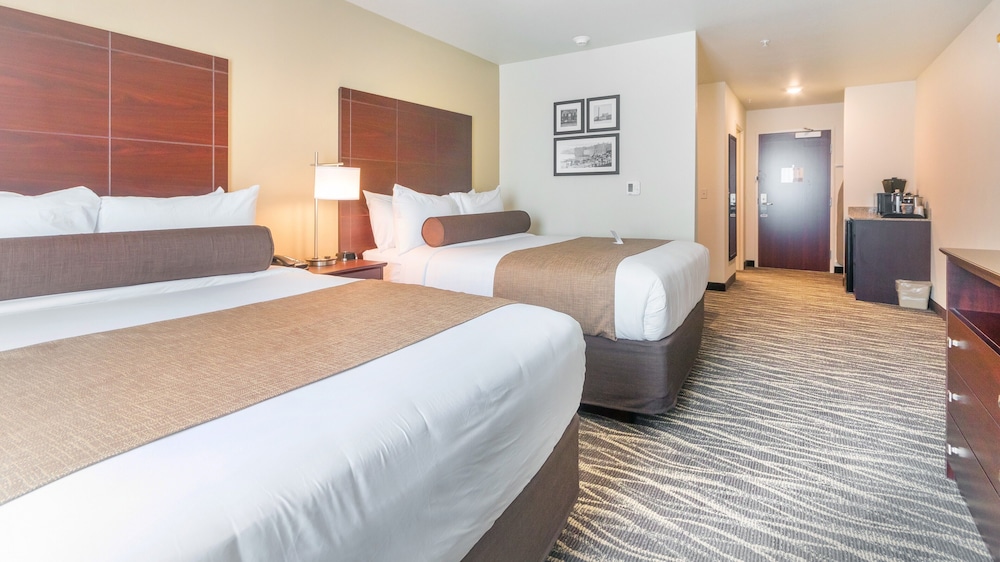 Cobblestone Hotel and Suites Janesville - photo 21