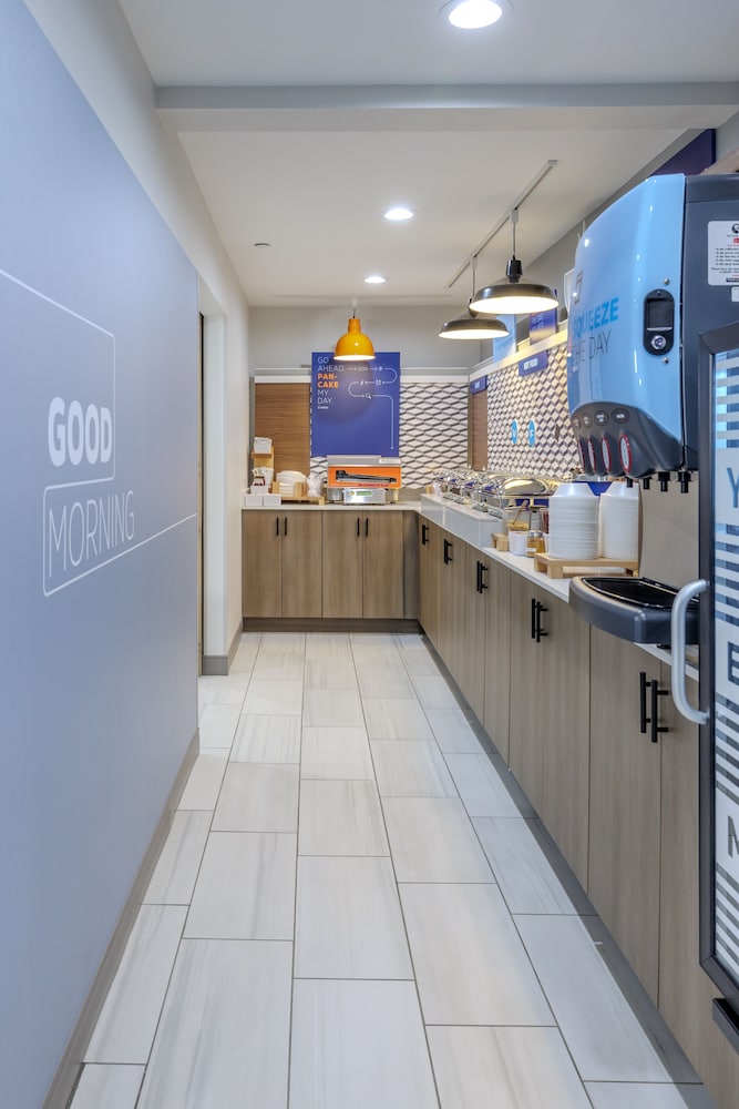 Holiday Inn Express & Suites Zion by IHG - photo 41