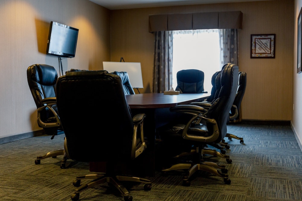 Holiday Inn Express Hotel & Suites Sidney by IHG - photo 19