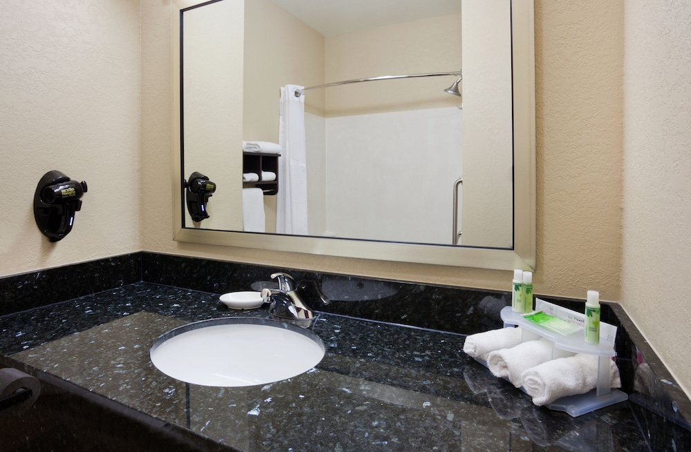 Holiday Inn Express & Suites Aberdeen by IHG - photo 16