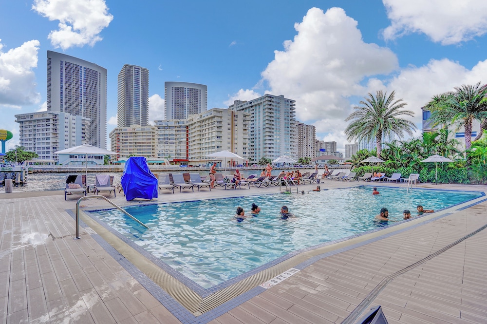 Beachwalk Elite Hotels and Resorts - photo 18