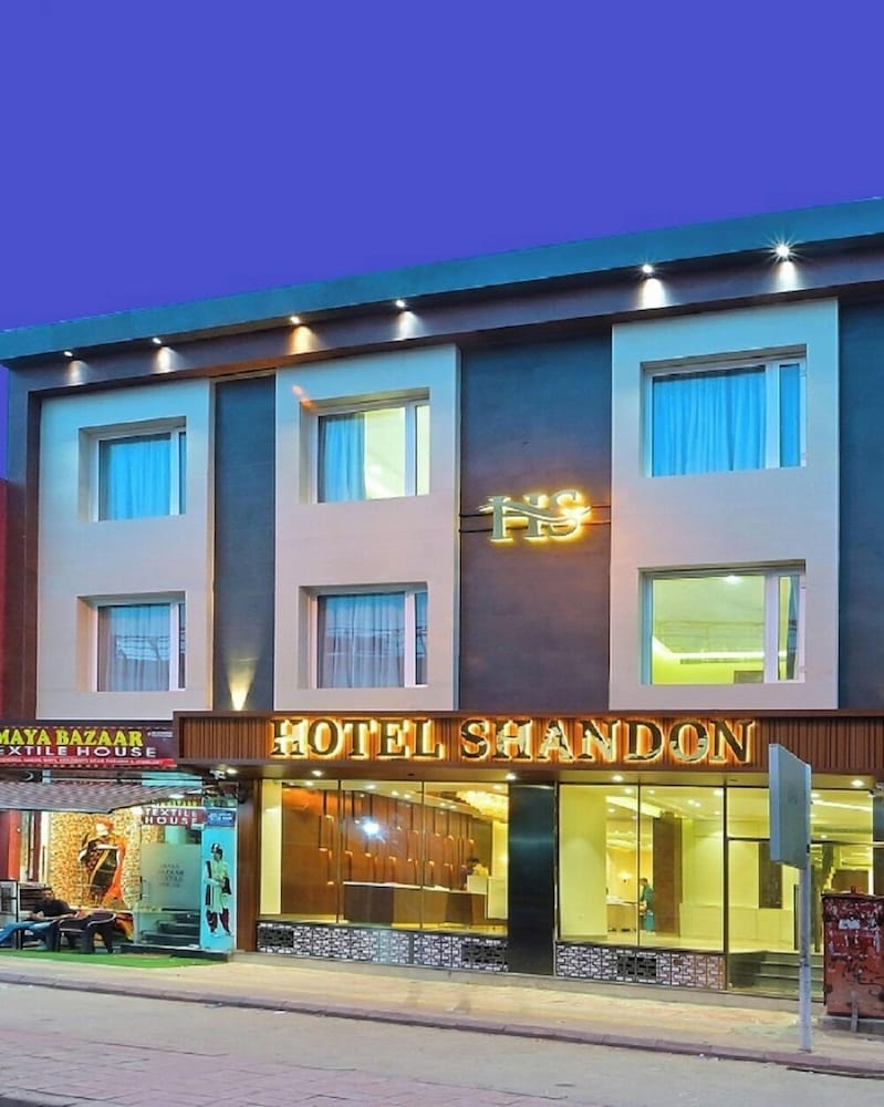 Hotel Shandon 2 Mins From Connaught Place — 4-Star Luxury Hotel in New Delhi, India