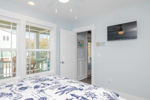 All Decked Out by Oak Island Accommodations - photo 8