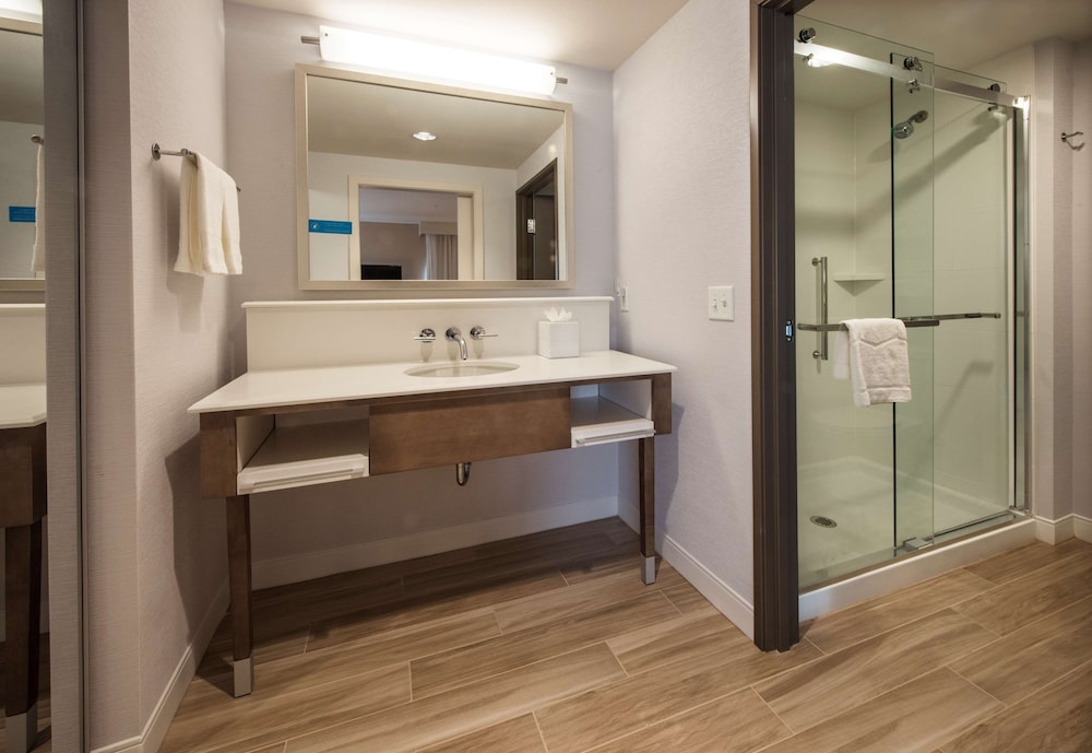 Hampton Inn & Suites Seattle Redmond - photo 30