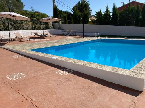 Rey Elzinga - carbon neutral hotel in Godelleta