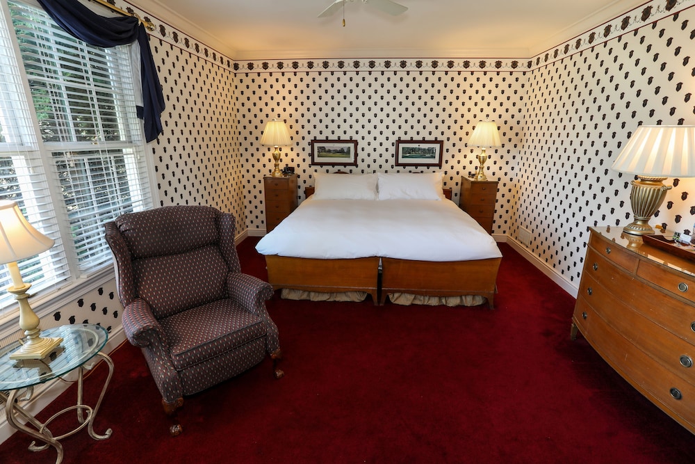 Oakmont Inn - photo 22