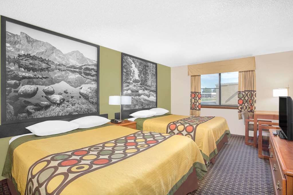 Super 8 by Wyndham Riverton - photo 6