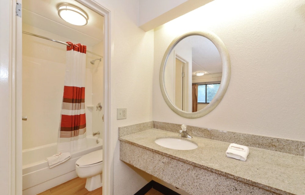 FairBridge Inn Express Baton Rouge - photo 23
