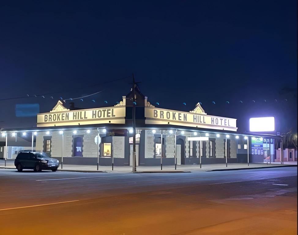 Broken Hill Hotel — Boulder