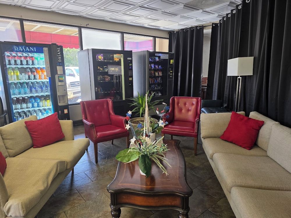 Ramada by Wyndham Savannah Gateway - photo 4