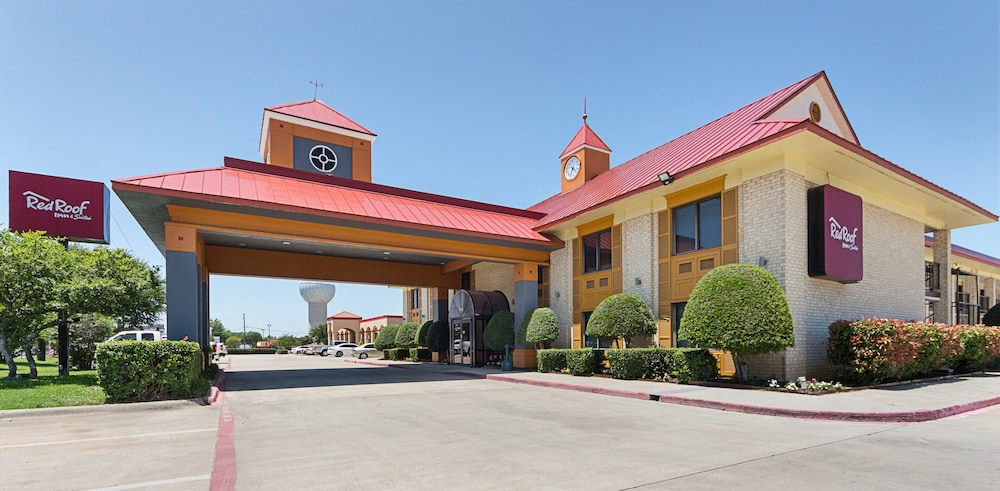 Red Roof Inn PLUS Dallas Addison - featured photo