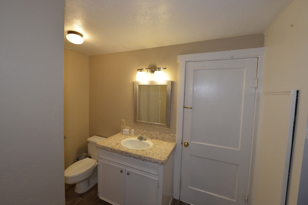 Shiner Country Inn - photo 19