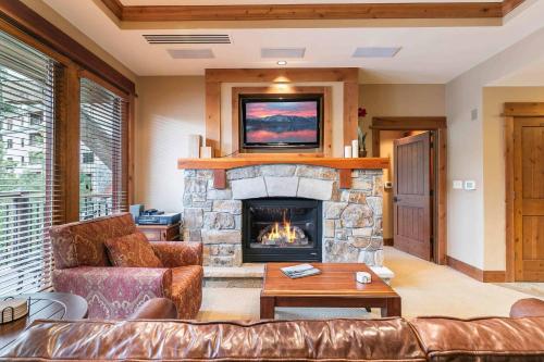 Catamount Lodge 201B by East West Hospitality — 4-Star Luxury Hotel in Truckee, United States