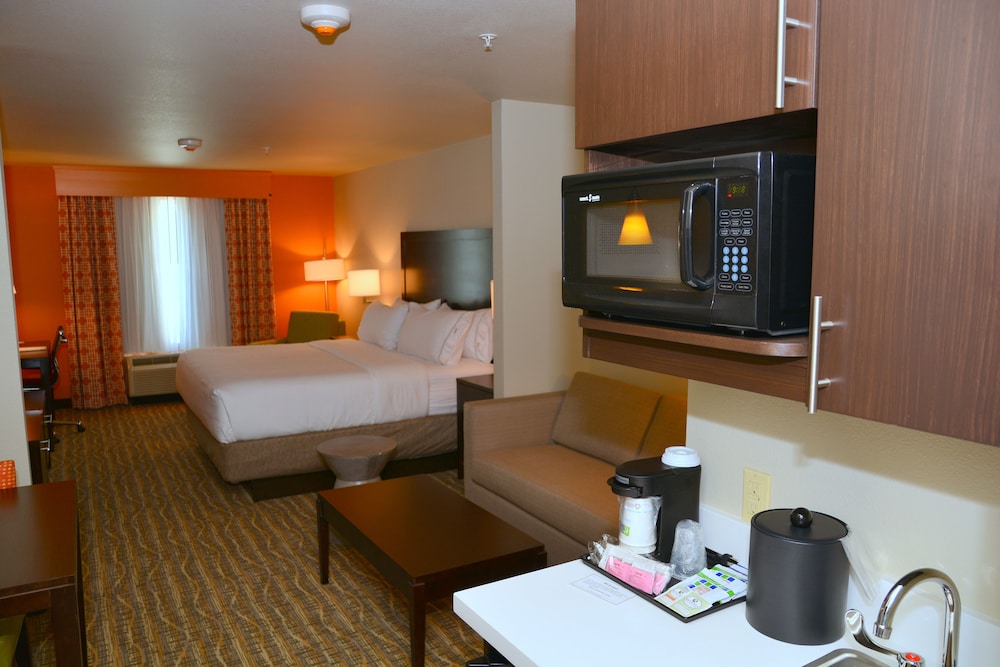 Holiday Inn Express & Suites Houston NW Tomball Area by IHG - photo 35