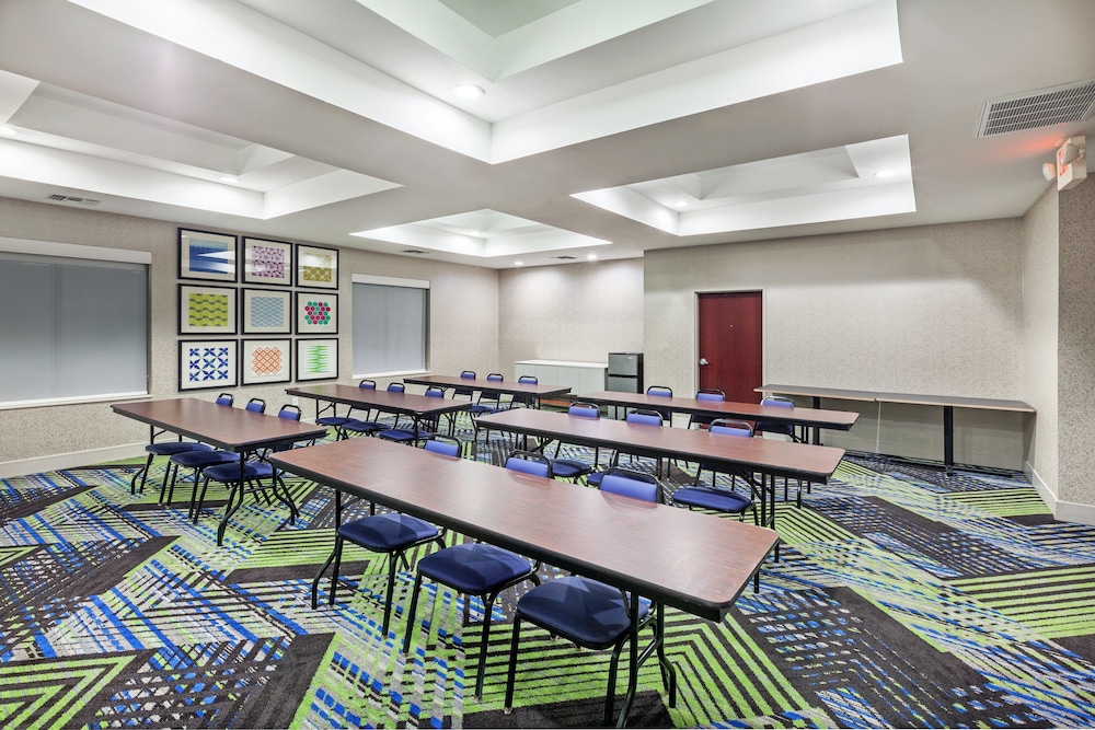 Holiday Inn Express Hotel & Suites Orange by IHG - photo 32