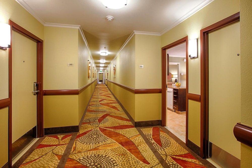 Winners Circle Resort - photo 28